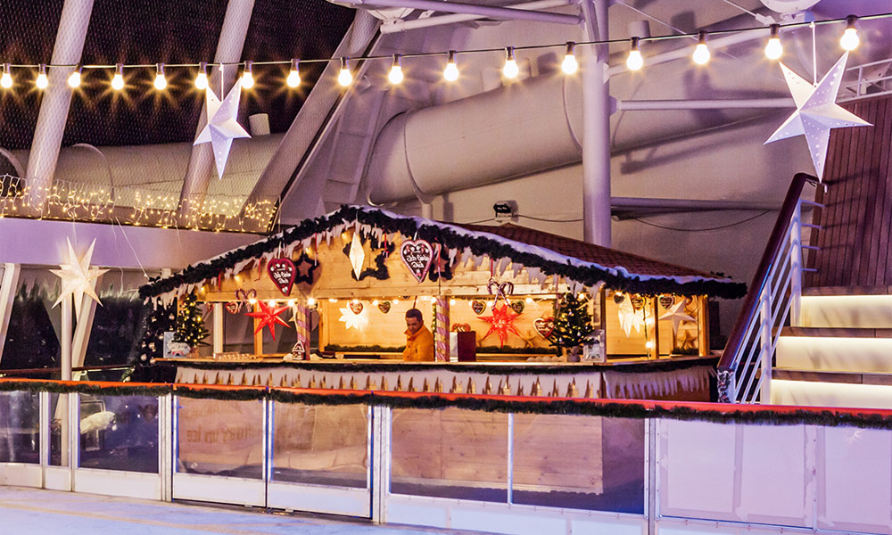 Eislaufbahn und Winterzauber auf AIDA