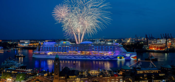 AIDA Feuerwerk beim Hafengeburtstag Hamburg. Foto: AIDA Cruises