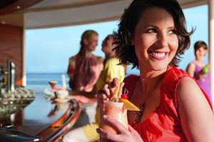 Cocktail in der AIDA Ocean Bar. Foto: AIDA Cruises