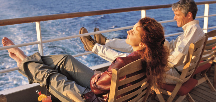 Mit AIDA Sonnenuntergänge an Deck genießen. Foto: AIDA Cruises