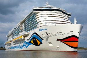AIDAnova im Werftbecken der Meyer Werft. Foto: Meyer Werft