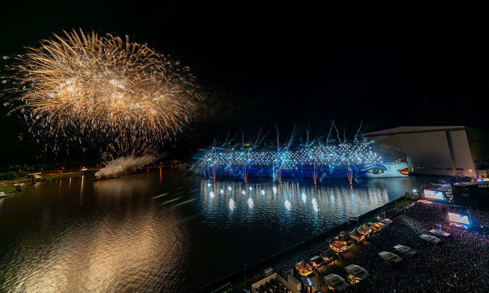 AIDAnova Taufe mit Feuerwerk. Foto: Jan Schugardt / AIDA Cruises