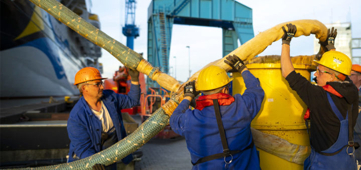 AIDAnova Überführung: Leinen Los! Foto: Meyer Werft