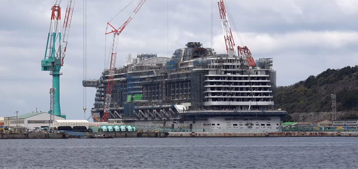 AIDAperla auf der Werft in Nagasaki. Foto: inselvideo