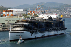 AIDAprima beim Aufschwimmen in Japan. Foto: AIDA Cruises