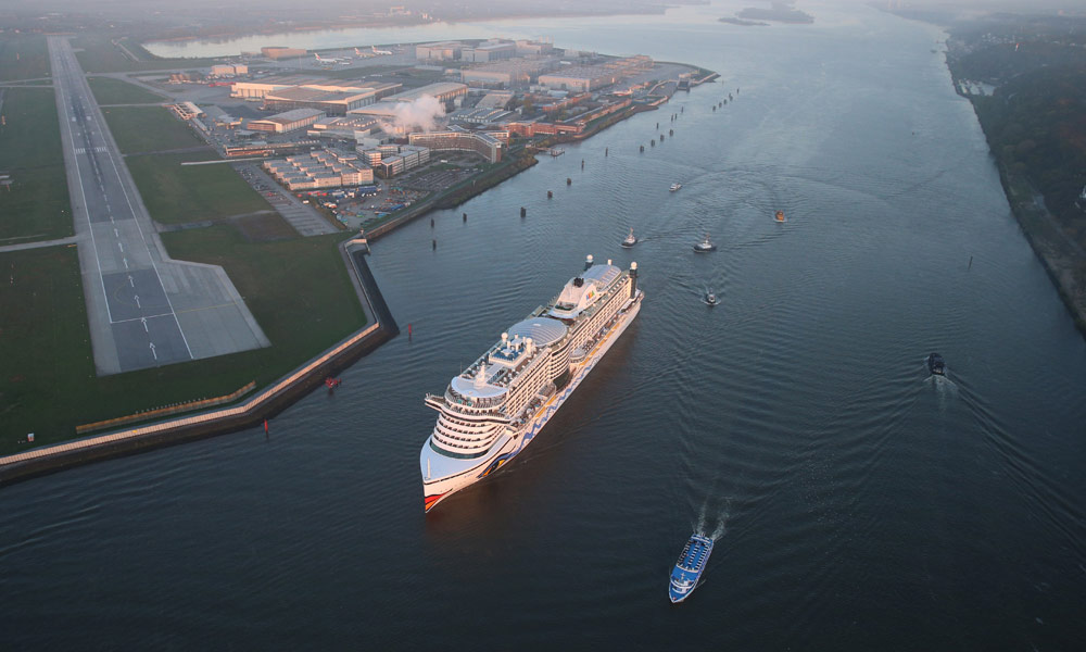 AIDAprima zum Erstanlauf in Hamburg. Foto: AIDA Cruises