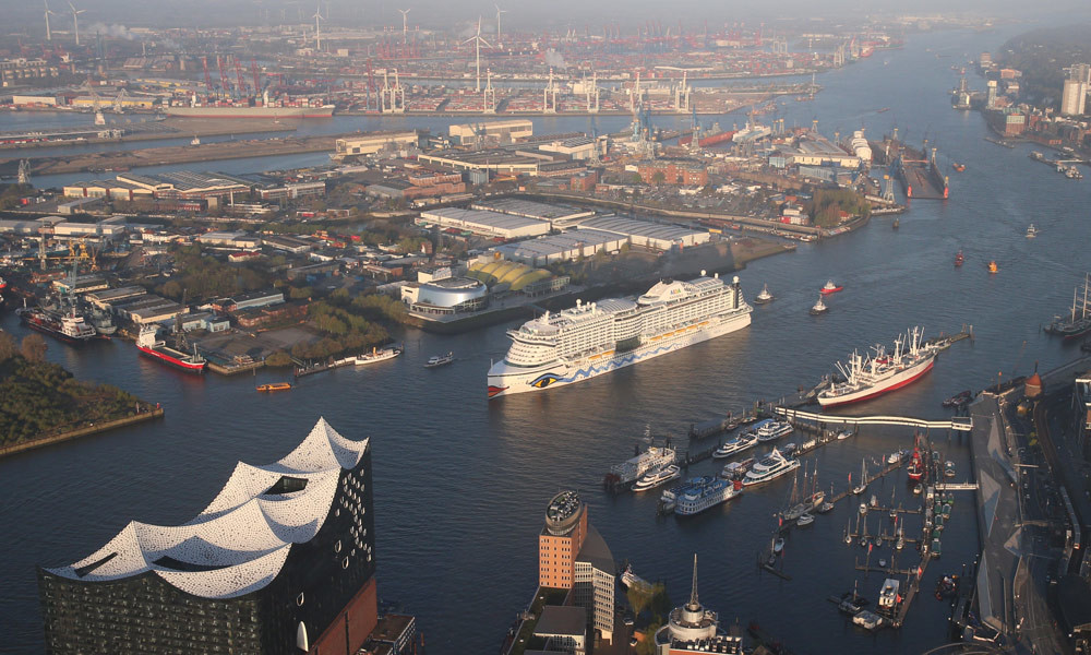 AIDAprima zum Erstanlauf in Hamburg. Foto: AIDA Cruises