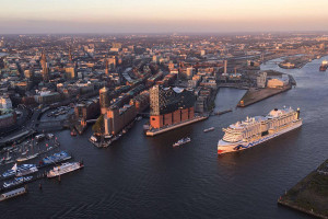 AIDAprima im Hamburger Hafen. Foto: AIDA Cruises