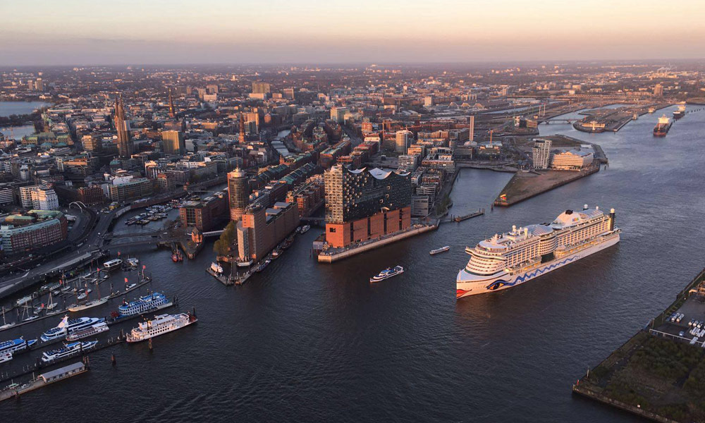 AIDAprima im Hamburger Hafen. Foto: AIDA Cruises