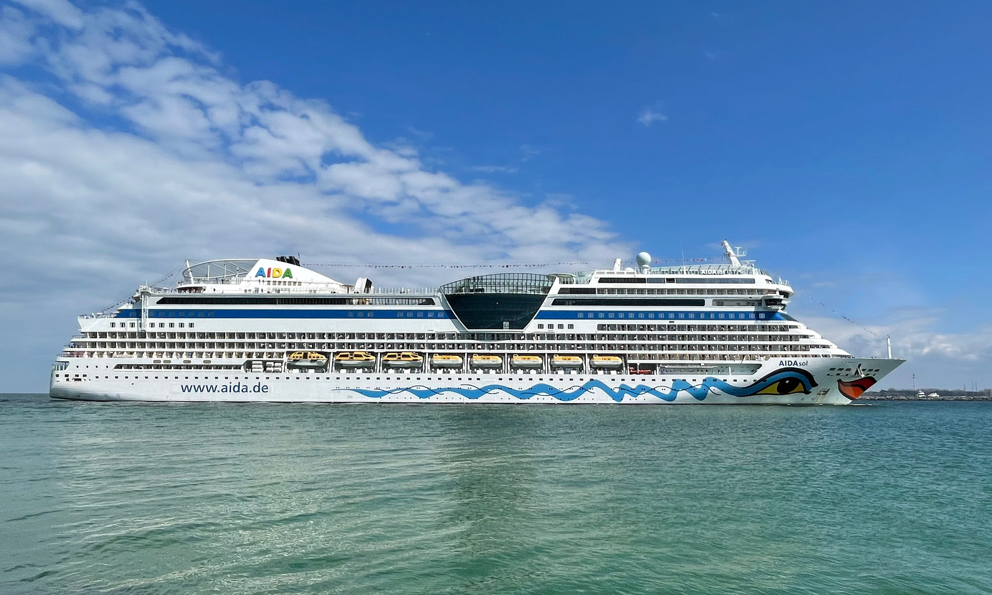 Kreuzfahrtschiffe Warnemünde & alle Schiffsanläufe 2024 » Kreuzfahrtpiraten