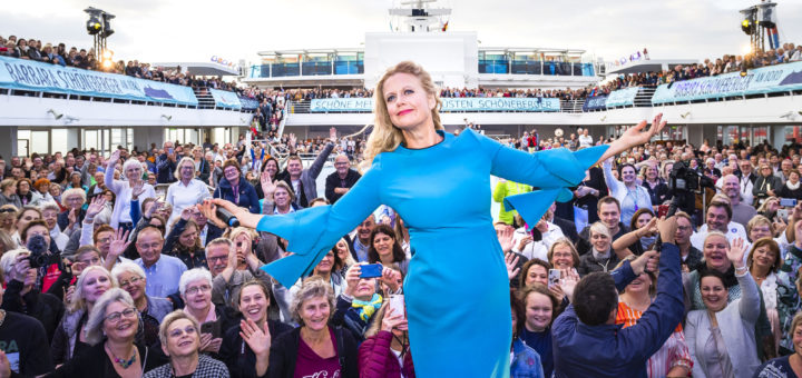 Barbara Schöneberger an Bord von TUI Cruises