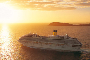 Sonnenuntergang mit Costa Fortuna. Foto: Costa Kreuzfahrten