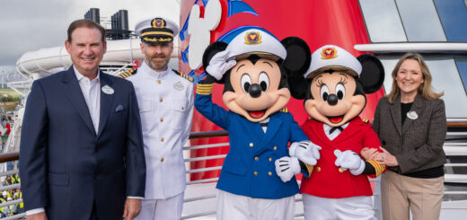 Übergabe der Disney Destiny