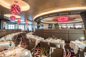 Restaurant Weltmeere auf EUROPA 2. Foto: Hapag-Lloyd Cruises