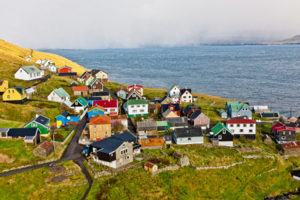 Bunte Häsuer auf den Färöer Inseln. Foto: Visit Faroe Islands