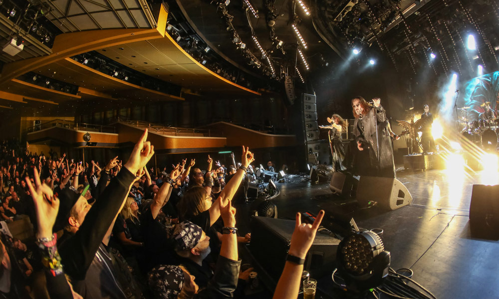 Full Metal Cruise: Konzert im Theater. Foto: TUI Cruises