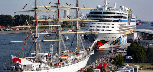 AIDA zur Hanse Sail in Warnemünde. Martin Schuster / Kreuzfahrtpiraten