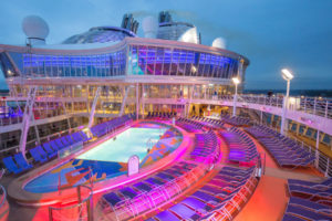 Pooldeck auf der Harmony of the Seas