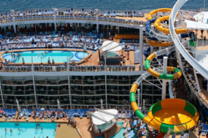 Pooldecks auf der Harmony of the Seas