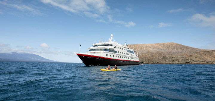 Santa Cruz II von Hurtigruten Expeditions