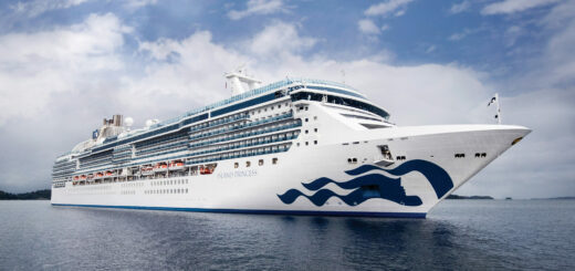 Island Princess im Panamakanal