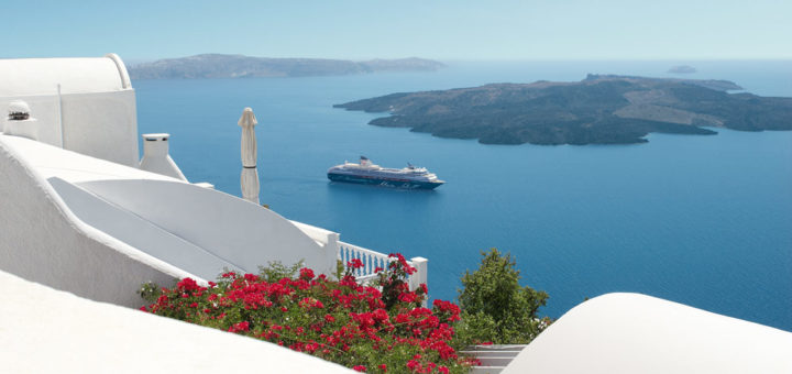 Mein Schiff 1 in Griechenland. Foto: TUI Cruises