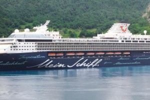 Mein Schiff 2 auf Kreuzfahrt in Norwegen. Foto: TUI Cruises