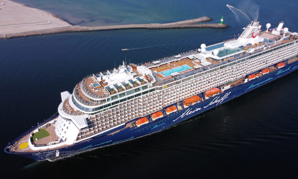 Mein Schiff 3 in Warnemünde