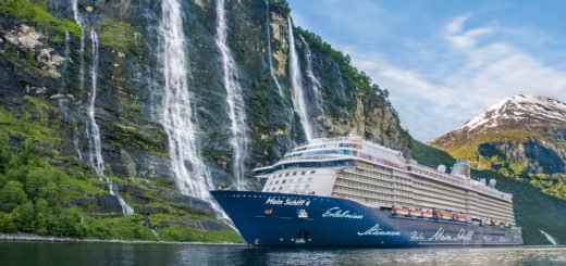 Mein Schiff am Geirangerfjord in Norwegen. Foto: TUI Cruises
