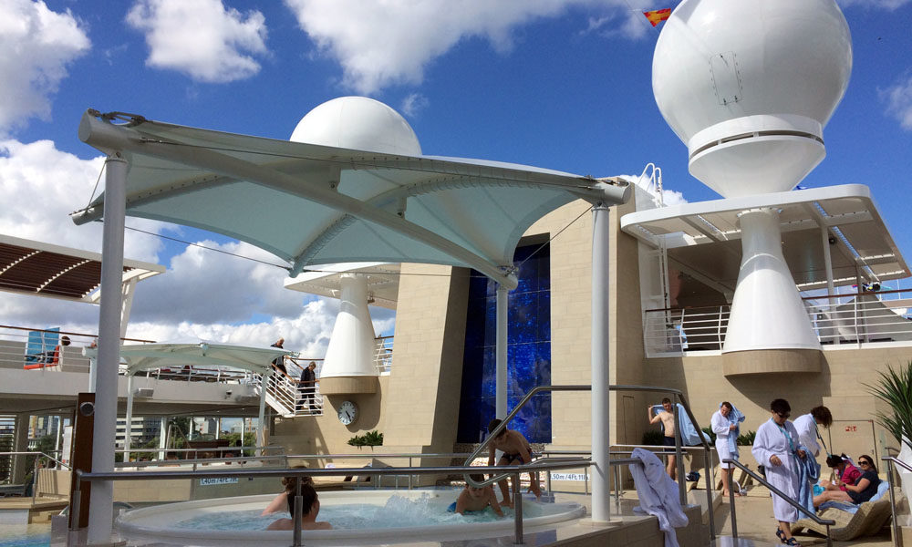 Mein Schiff 5 Lagune auf dem Pooldeck