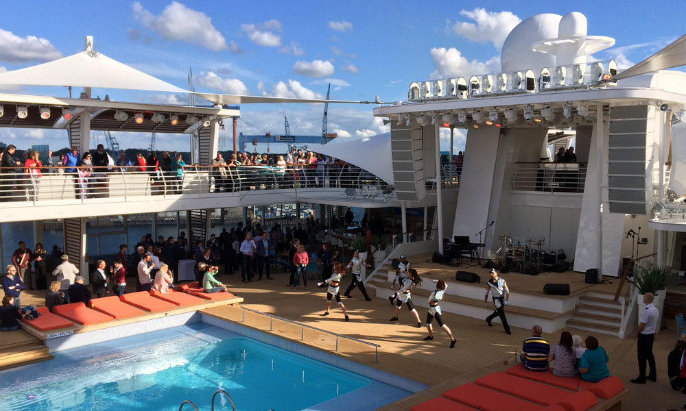 Auslaufshow auf der Mein Schiff 5