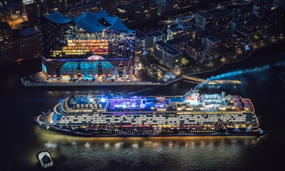 Mein Schiff 6 Taufe in Hamburg. Foto: Andreas Vallbracht