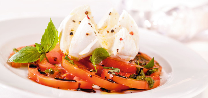 Tomate Mozzarella auf Mein Schiff. Foto: TUI Cruises