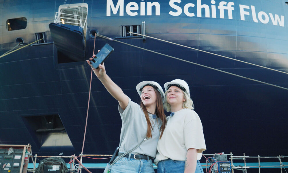 Crew der Mein Schiff Flow