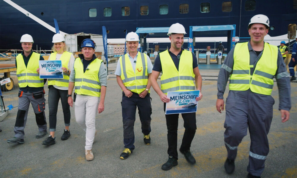 Crew der Mein Schiff Flow