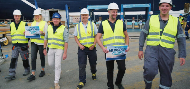 Crew der Mein Schiff Flow