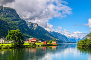 Norwegische Fjorde mit Mein Schiff