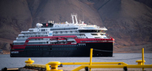 MS Fridtjof Nansen Taufe in Spitzbergen