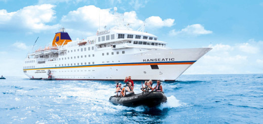 Zodiac-Ausflug vor MS HANSEATIC. Foto: Hapag-Lloyd Cruise