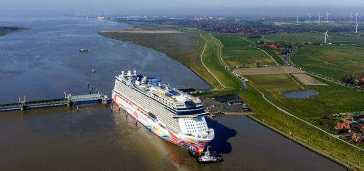 Norwegian Joy auf der Ems. Foto: Meyer Werft