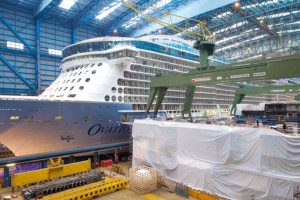 Ovation of the Seas im Baudock der Meyer Werft in Papenburg. Foto: Meyer Werft