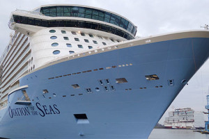Ovation of the Seas im Baudock der Meyer Werft in Papenburg. Foto: Meyer Werft