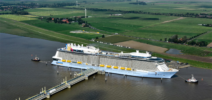 Quantum of the Seas bei der Ems-Überführung Richtung Nordsee. Foto: Meyer Werft
